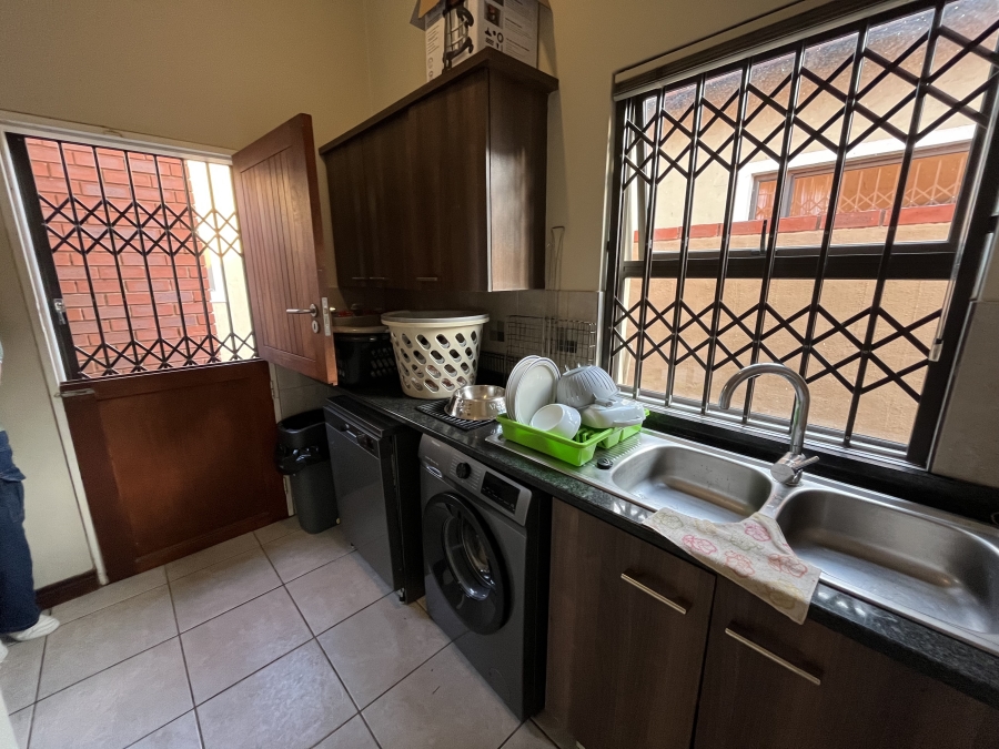 To Let 3 Bedroom Property for Rent in Waterval East North West